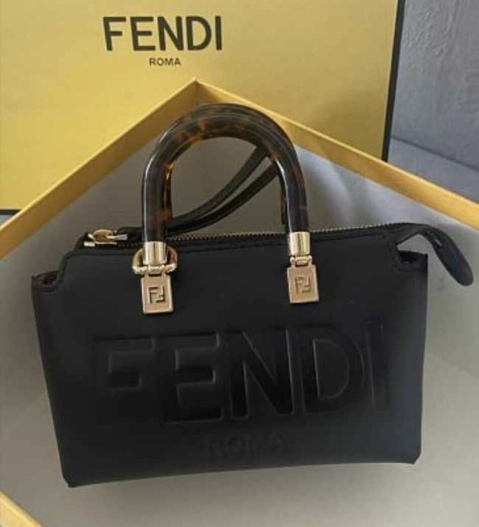 תיק שחור מיני FENDI