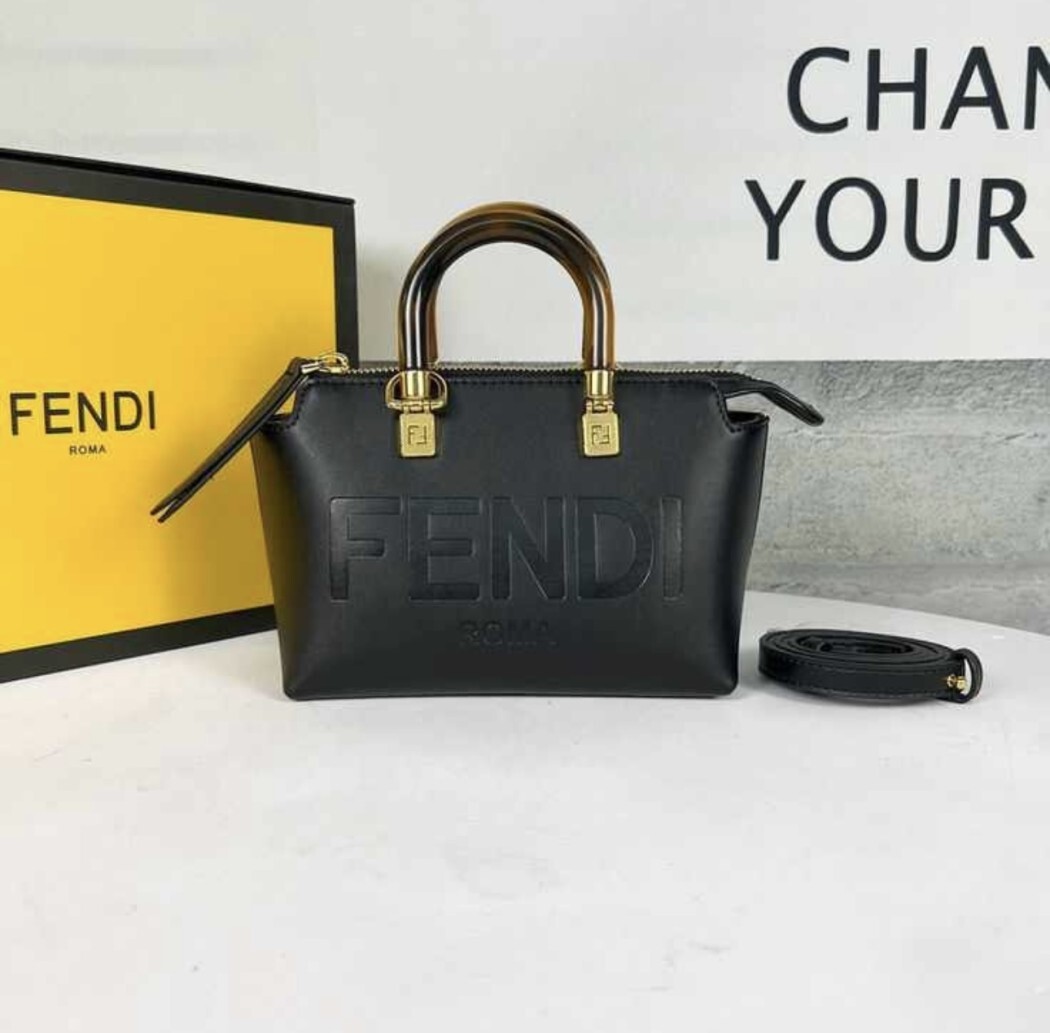 תיק שחור מיני FENDI