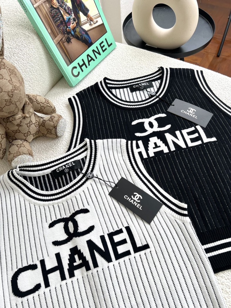 גופיות chanel