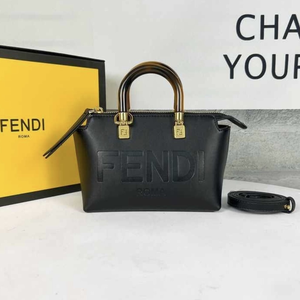 תיק שחור מיני FENDI